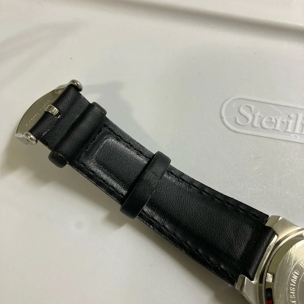 Casio edifice watch, black & silver dial, red accents, working battery, EF308 - Picture 12 of 13